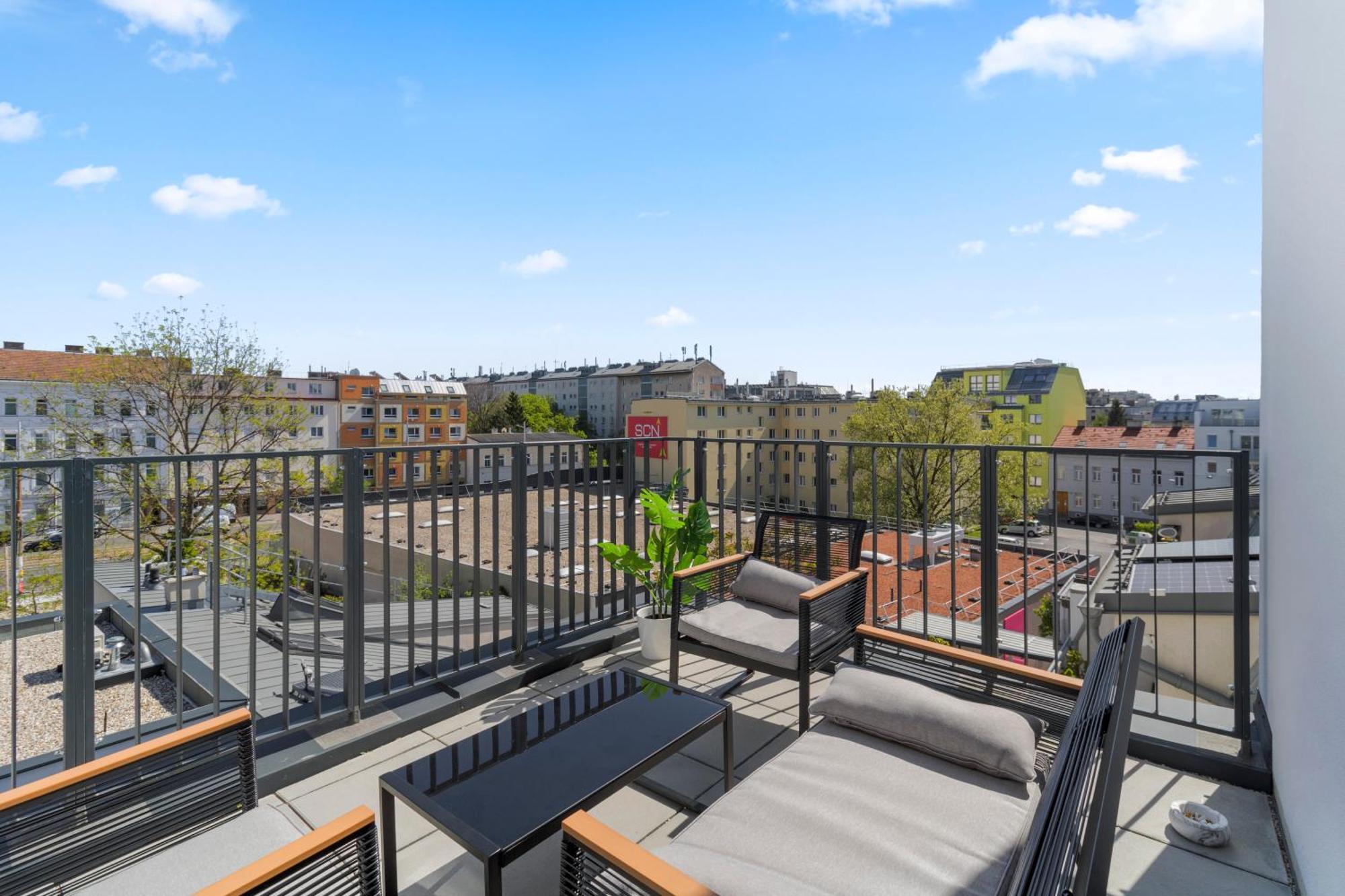 1 Min To Public Transport - 3 Min To Supermarket And Pharmacy - On-site Parking For 19,90 Eur