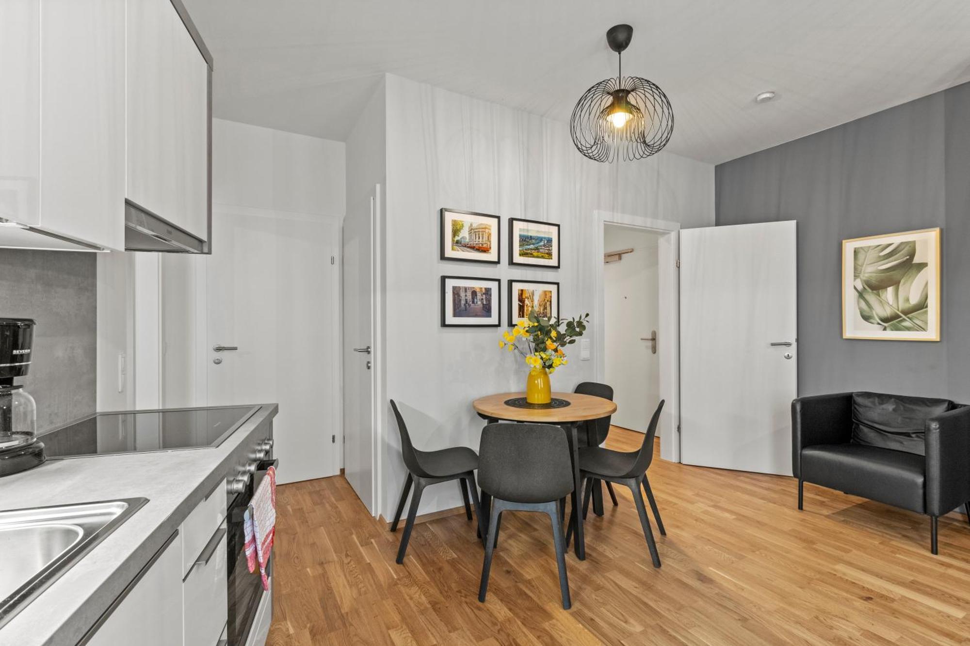 Apartment 1 Min To Public Transport - 3 Min To Supermarket And Pharmacy - On-site Parking For 19,90 Eur *