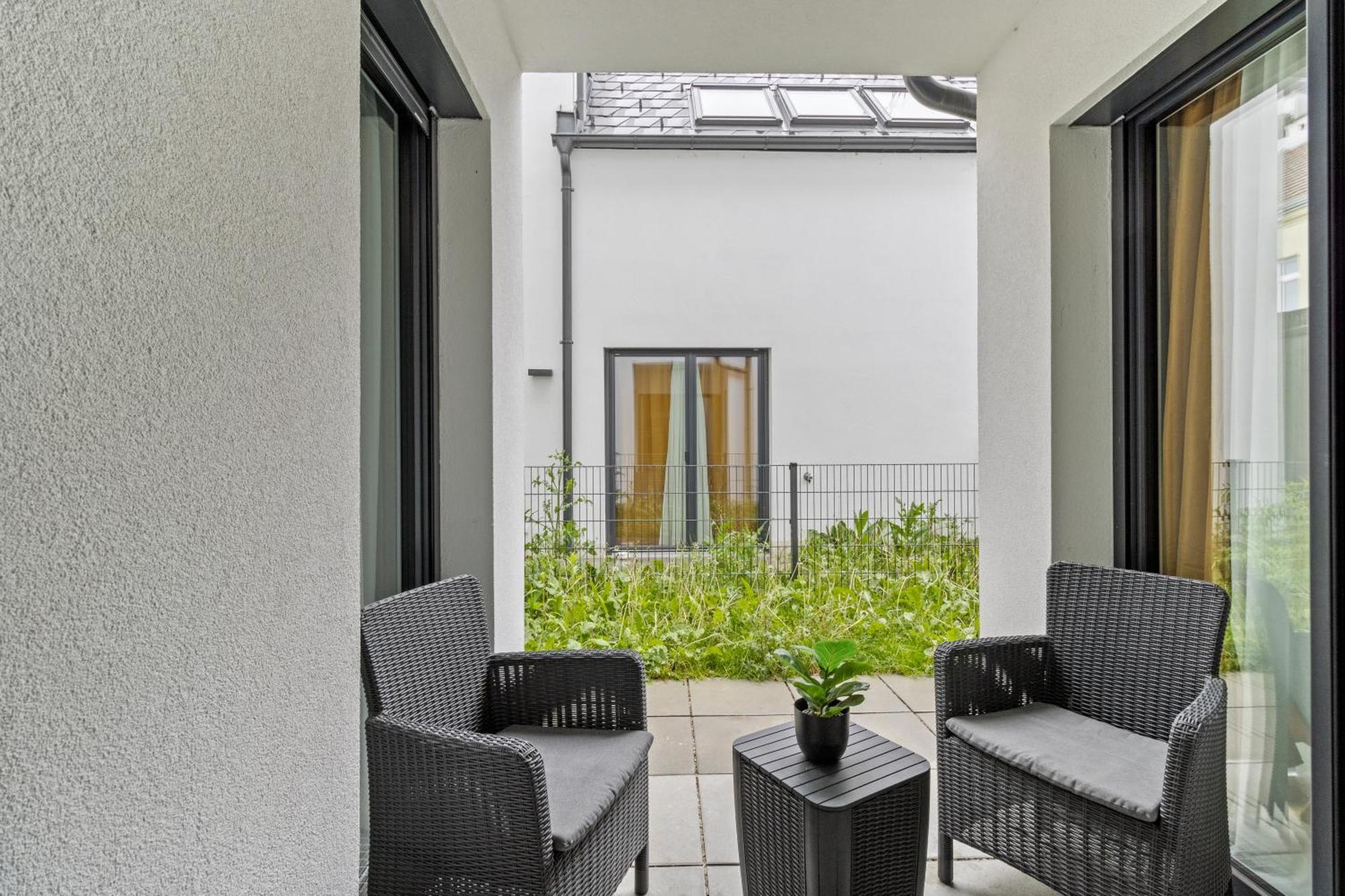 Apartament Near Klinik Floridsdorf - 3 Min To Supermarket And Pharmacy - On-Site Parking For 19,90 Eur